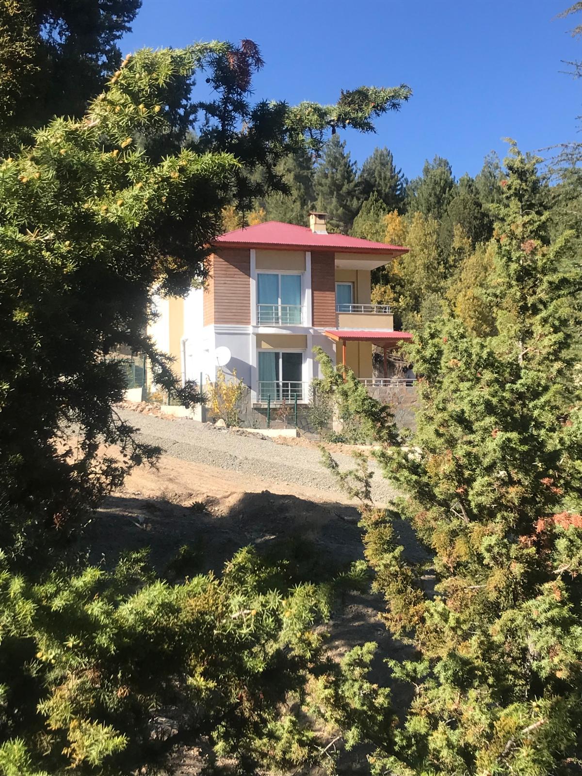 YAZLIK VE YAYLA EVLERİ